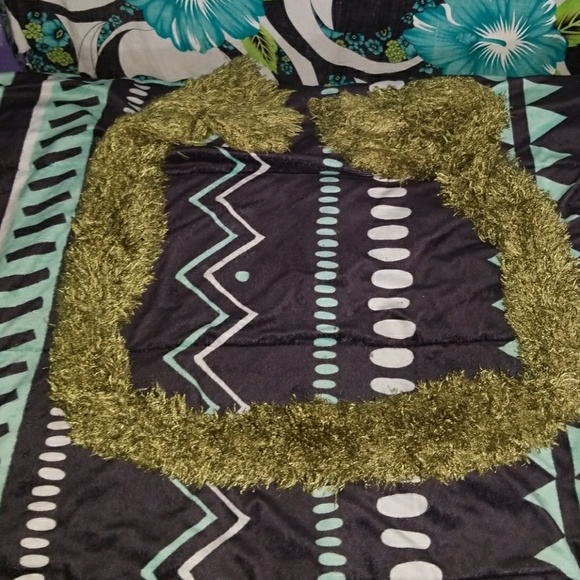 Green scarf - Picture 4 of 4
